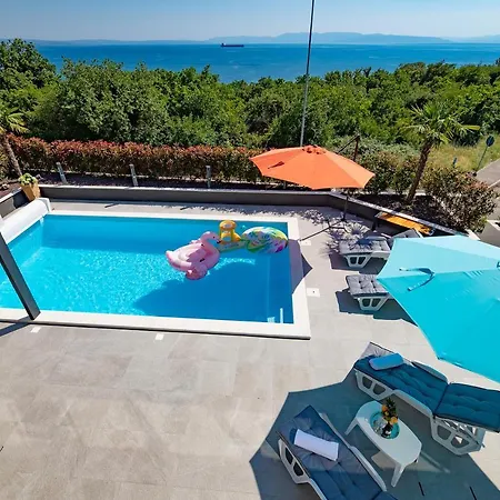 Luxury Pool Apartment By The Sea Lägenhet Kostrena