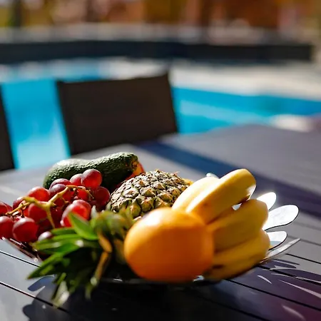 Luxury Pool Apartment By The Sea Lägenhet Kostrena