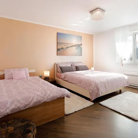 Lägenhet Luxury Pool Apartment By The Sea *