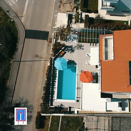 Luxury Pool Apartment By The Sea Lägenhet Kostrena